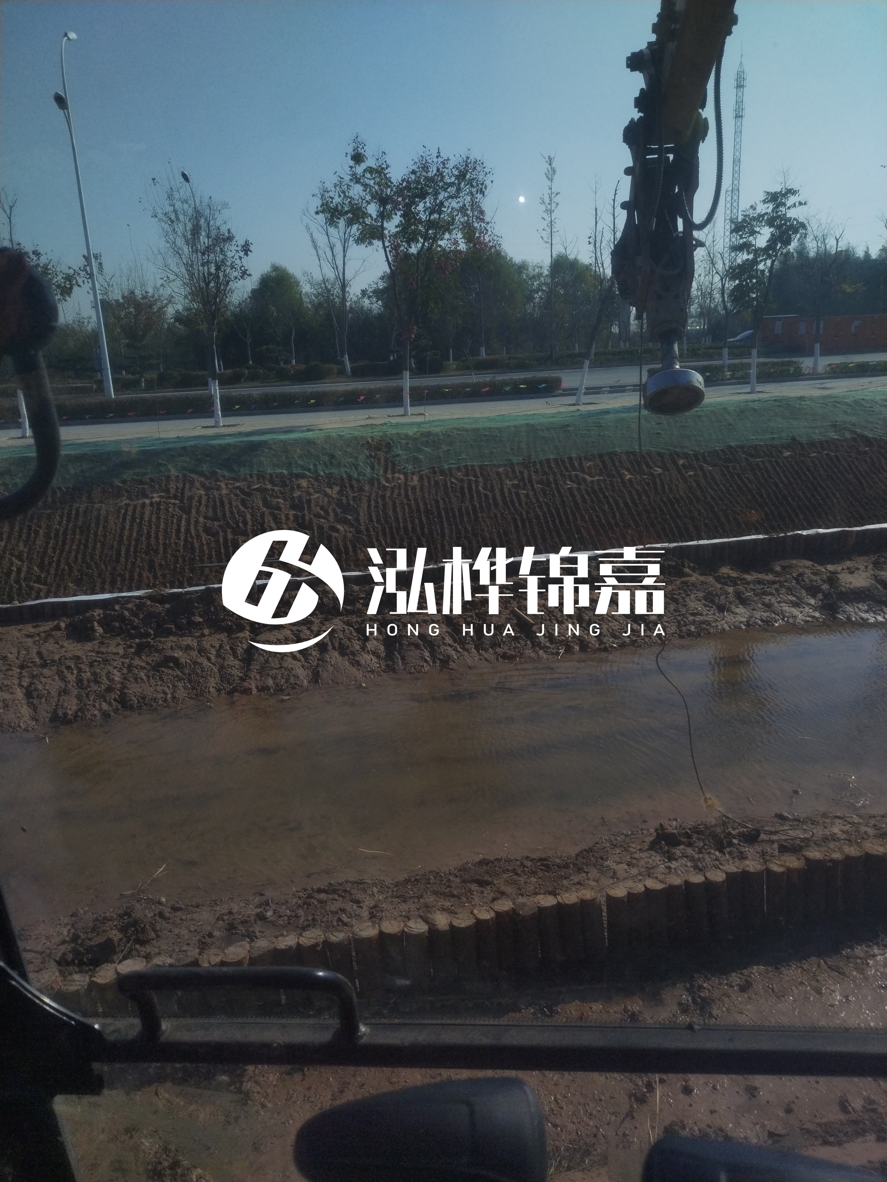 懷化松木樁源頭廠家-打河道木樁多少錢一米？