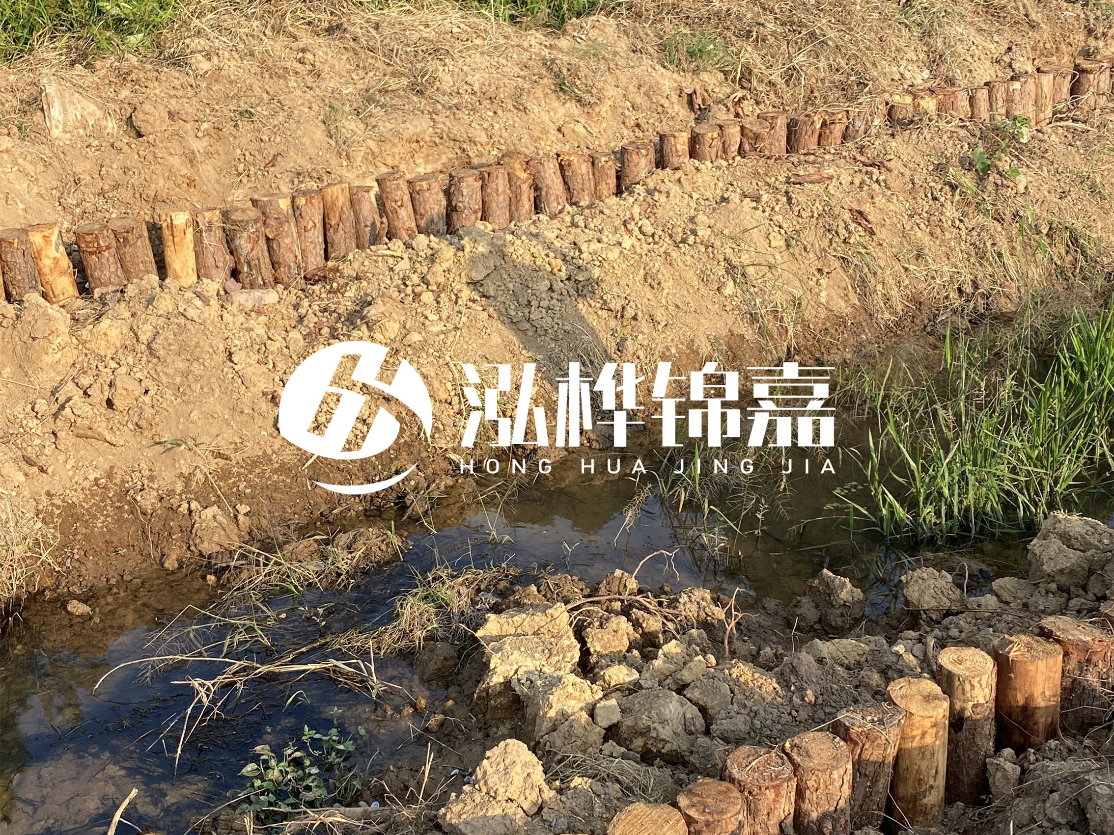 防汛木樁價(jià)格中的施工費(fèi)如何計(jì)算？水下打樁和陸地打樁費(fèi)用差異？