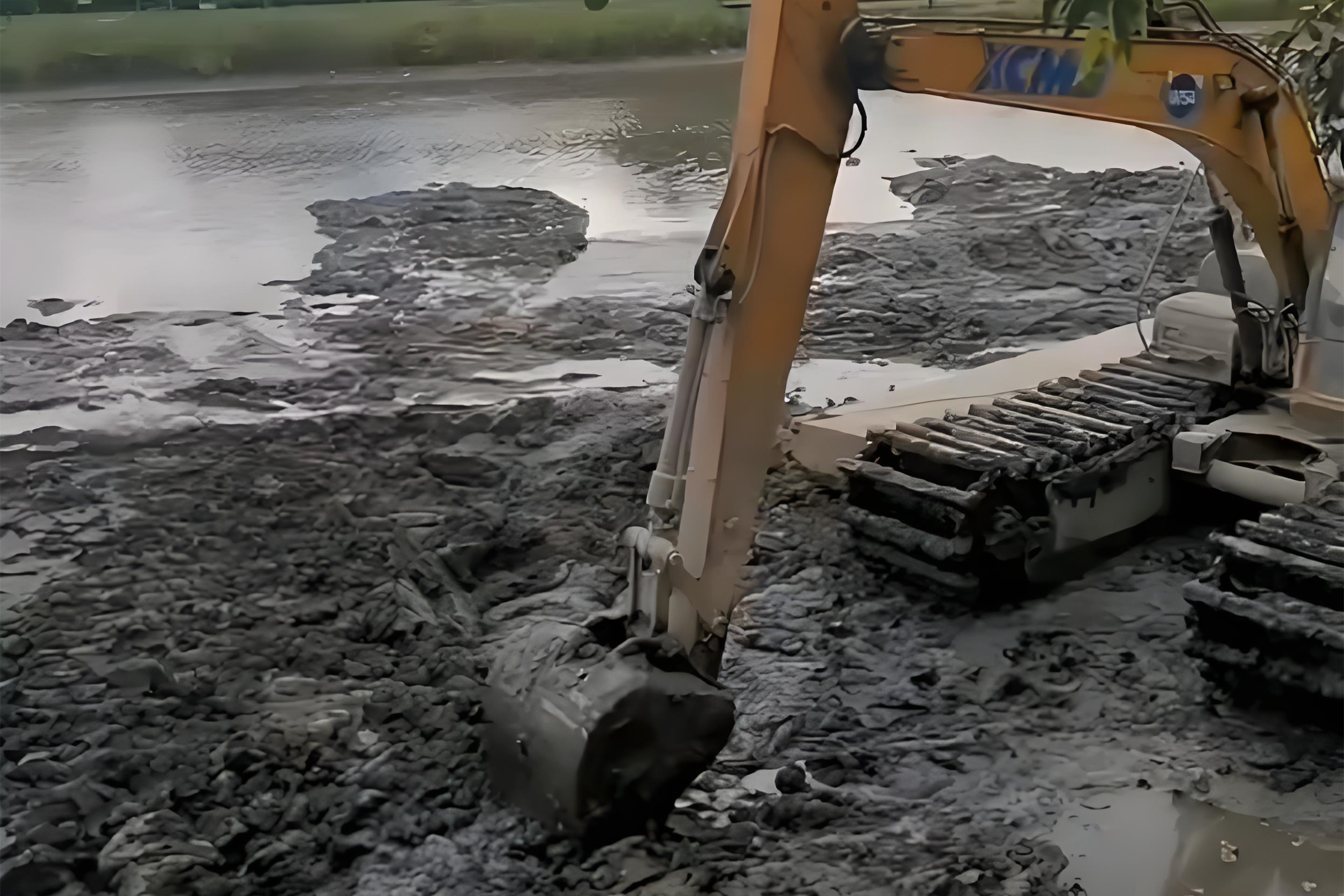 江西水挖清淤團隊泓樺錦嘉-水上挖機清淤要避開汛期嗎？